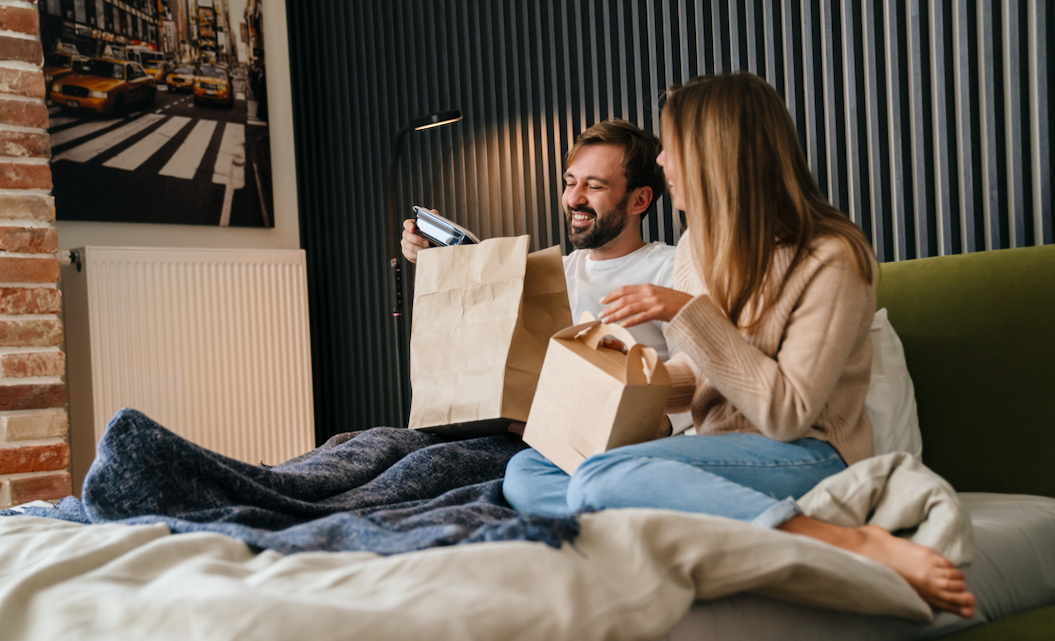 How to boost revenue in your hotel with takeaway and eatin F&B